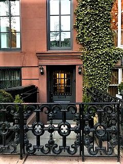1st image of 4 Saint Lukes Pl #4R