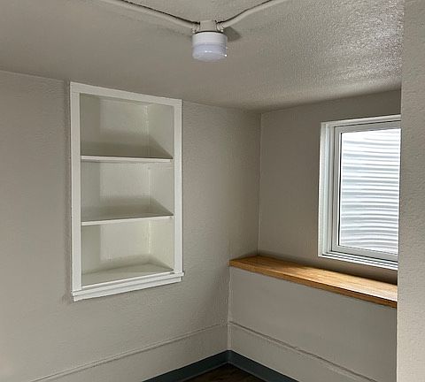 4th image of 1518 7th Ave #B