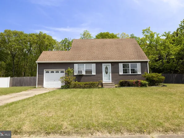 4 Villa Dr, Berlin, NJ 08009