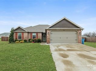 1025 Washburn Dr, Pea Ridge, AR 72751