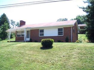 909 Belmore Ave, Staunton, VA 24401