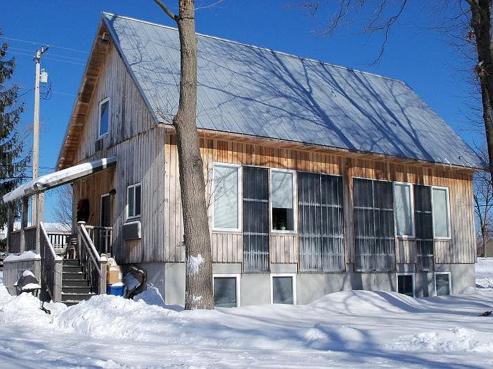 Building Photo 4