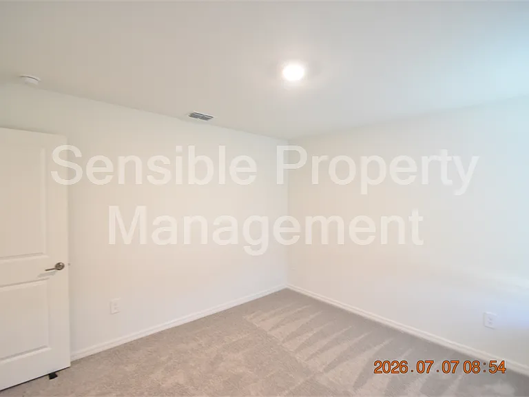 10056 Blazing Saddles Dr — Photo 3