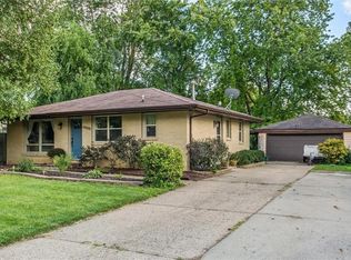 4909 Hillcrest Dr, Pleasant Hill, IA 50327