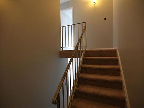 2nd image of 121 Concord Ln