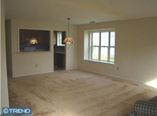 11 Windmill Ct, Columbus, NJ 08022