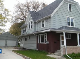 1332 S 16th St, Manitowoc, WI 54220