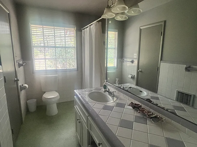 1131 Perdido Manor Dr — Photo 46