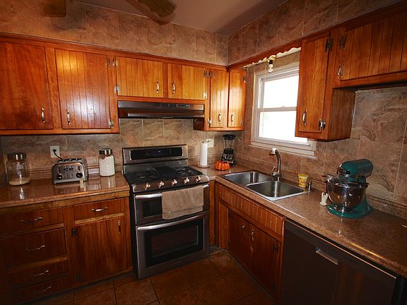 5th image of 13120 142nd St
