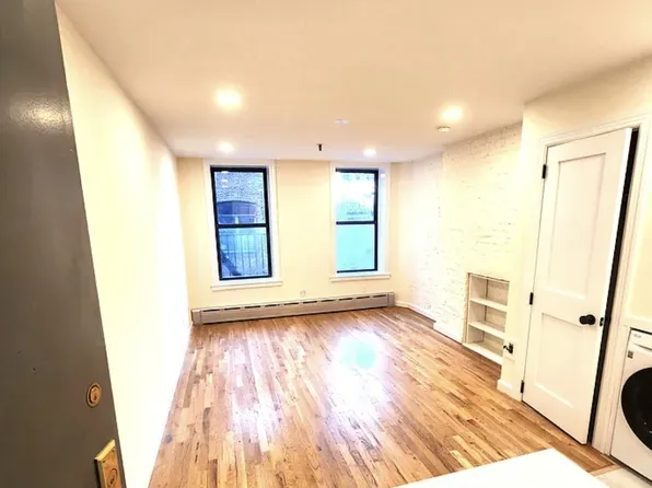 407 West 39th Street image 1 of 5