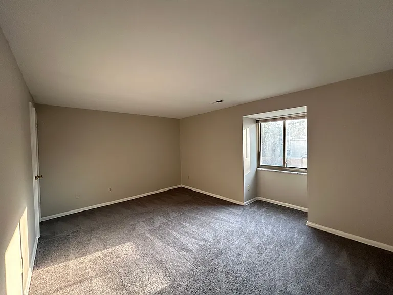 Coventry Court Townhomes — Photo 39