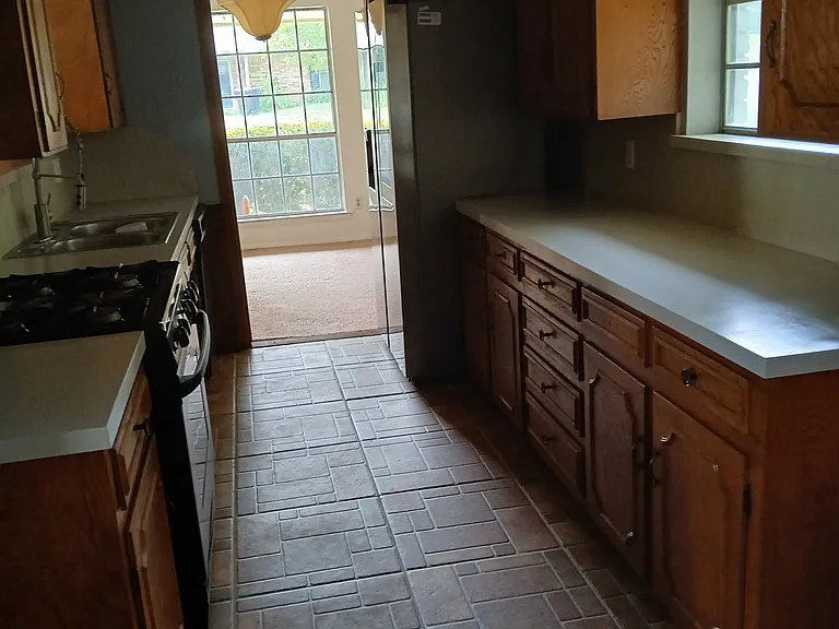1512 Meadow Ln — Photo 5