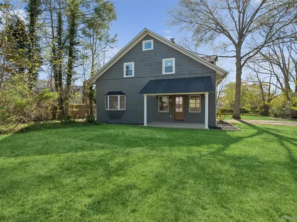 57 Juniper Avenue, Smithtown, NY 11787
