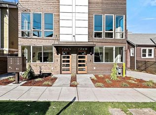 738C N 95th St, Seattle, WA 98103