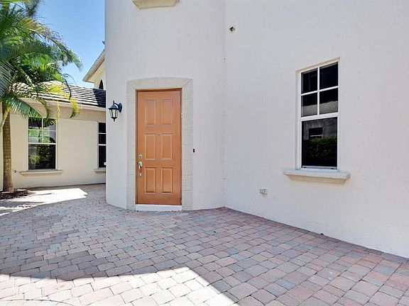 5th image of 724 Bocce Ct
