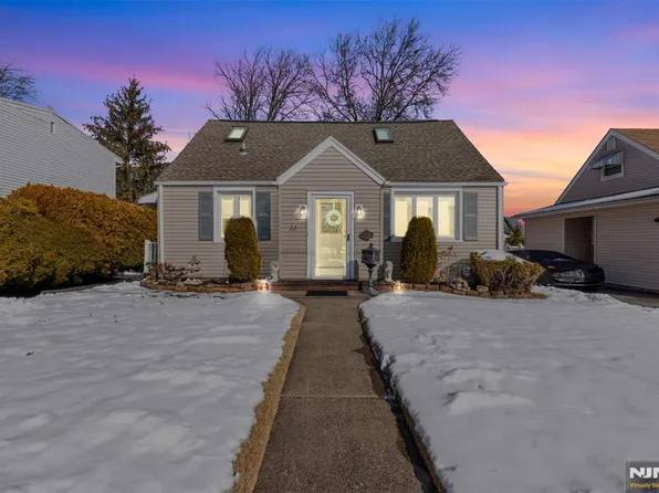 22 Cliff Hill Rd, Clifton, NJ 07013