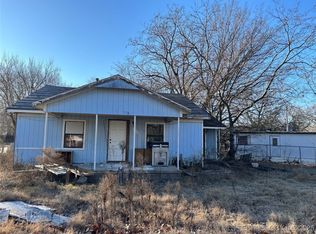 1210 N 8th St, Okmulgee, OK 74447