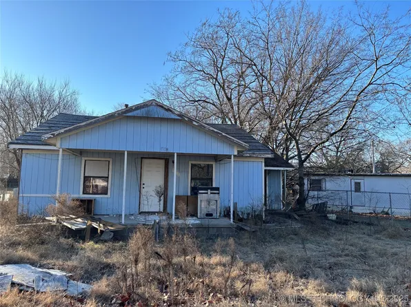 1210 N 8th St, Okmulgee, OK 74447