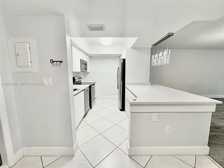 8600 NW 34th Pl #B102 — Photo 3