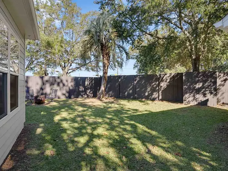 1625 N M L King Jr Blvd — Photo 36