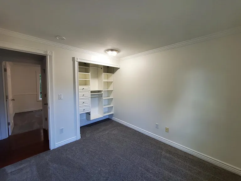 2707 233rd Pl NE — Photo 12