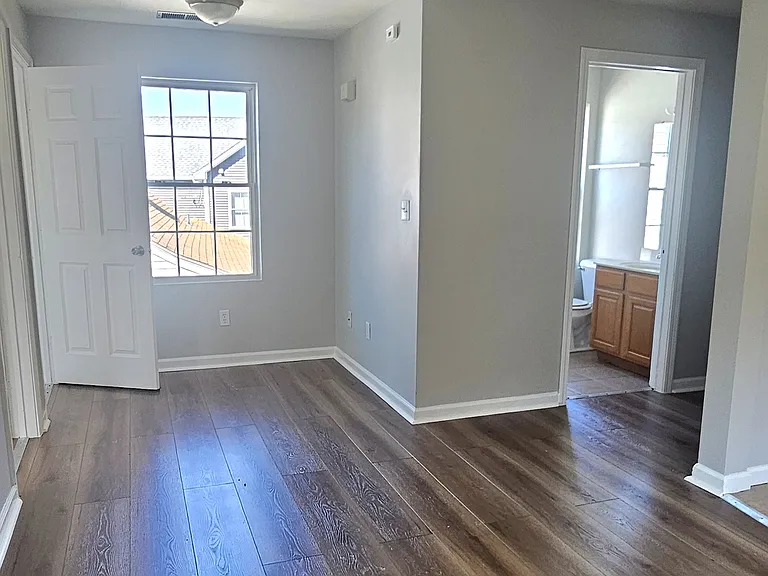 129 Main St #B2 — Photo 5