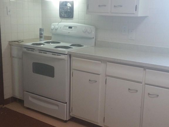 5th image of 3232 Saxon Dr