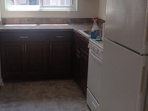 2nd image of 6717 N Hermitage Ave APT 6B