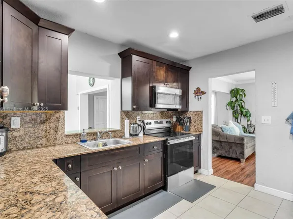 2740 NW 175th St, Miami Gardens, FL 33056