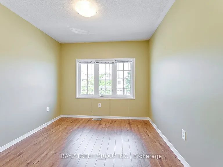 2413 Whistling Springs Cres — Photo 29