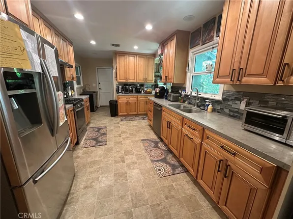 7300 Etiwanda Ave, Reseda, CA 91335