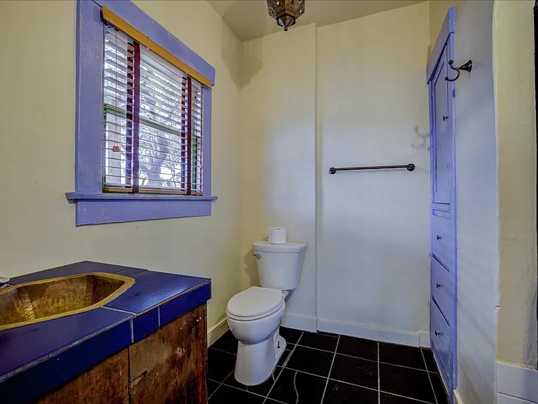 520 E Helen St — Photo 22