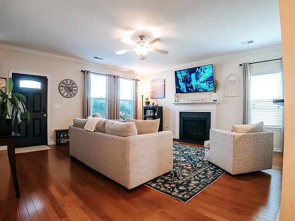 4th image of 611 Walter Ln