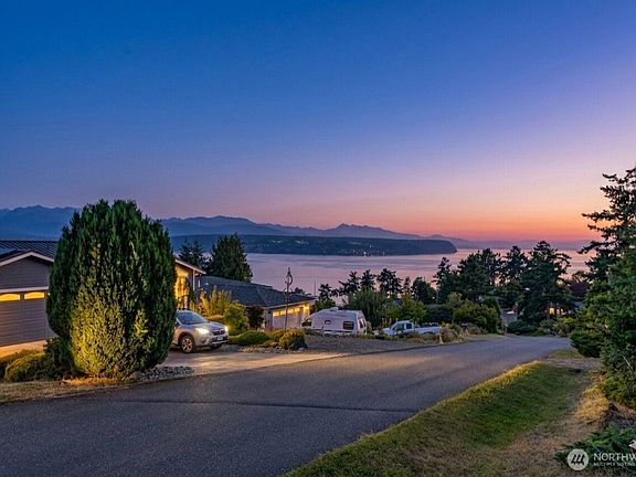 2nd image of 71 Quinault Lp