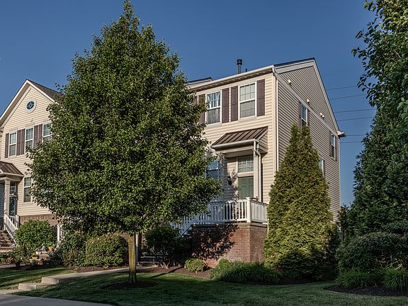 2nd image of 6180 N Pointe Dr