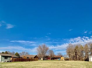 913 9th Ave SW, Pipestone, MN 56164