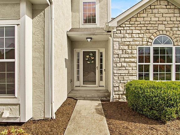 2nd image of 4336 Creekbend Dr