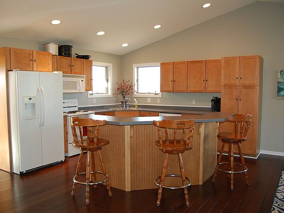 Kitchen with addn'l seating