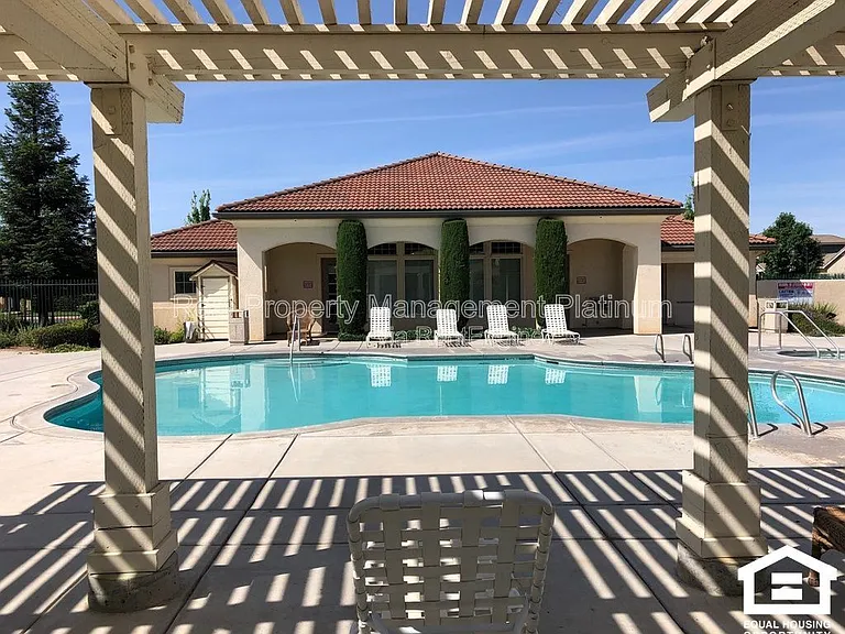 4437 W Pinsapo Dr — Photo 9