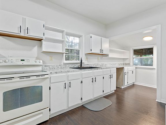 2nd image of 124 Highland Ave