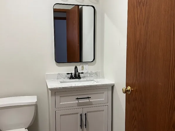 800 State St #1, Guthrie Center, IA 50115