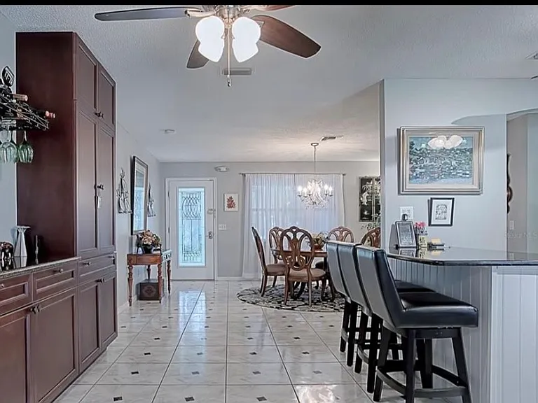 923 Oleander St — Photo 3