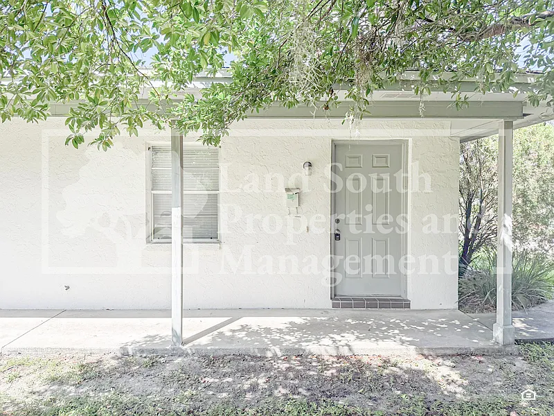 1037 Monroe St