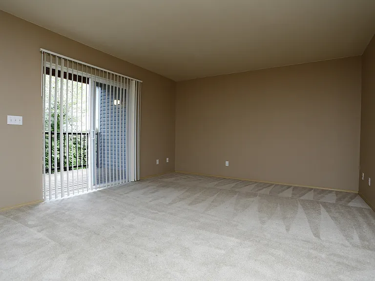 Gateway Village Apartments — Photo 32