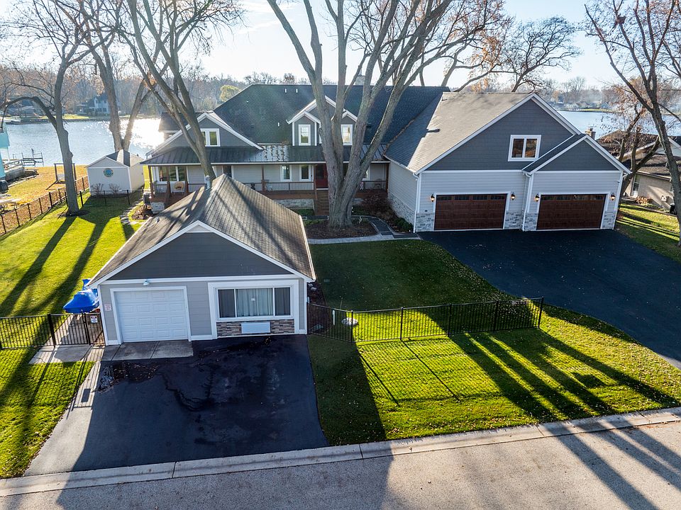 1st image of 2323 W Fairview Ave