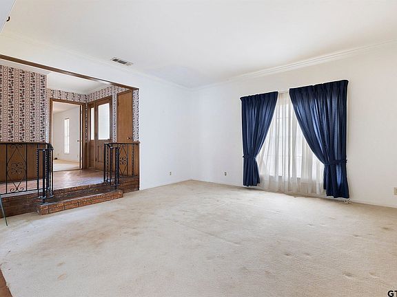 4th image of 1521 Everglades Dr