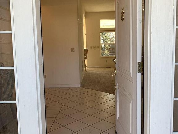 3rd image of 870 Mahogany Dr