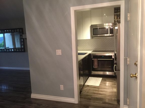 5th image of 6930 Hyde Park Dr Unit 122