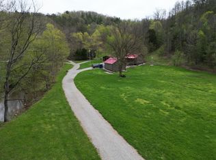 553 Straight Creek Rd, Munday, WV 26152