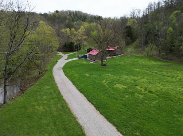 553 Straight Creek Rd, Munday, WV 26152